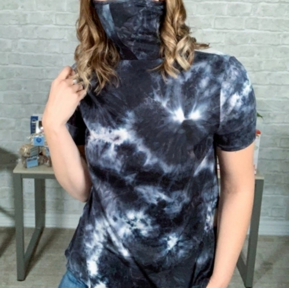 Blumin mask attached soft light waffle knit top - Picture 2 of 2